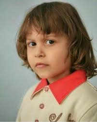 Today, American artist **JOHNNY DEPP **celebrates his birthday, 61 years  old. 👏👏🎂🍰🎁