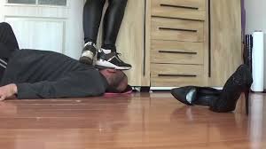 Head stomp
