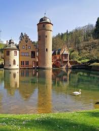 Schloss Mespelbrunn Near Aschaffenburg Germany Castles Germany Tourist Castle
