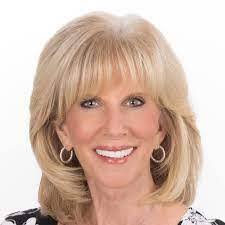 Carolyn Gable's Instagram, Twitter & Facebook