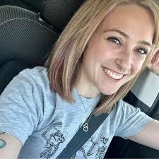 Randi Lynn's Instagram, Twitter & Facebook