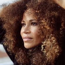 Danielle Lopresti's Instagram, Twitter & Facebook