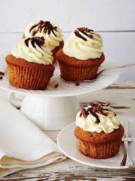 Schoko Muffins Mit Toffeekern Und Mascarponehaube Rezept Lecker Rezept Schokomuffins Muffin Rezept Lecker Backen
