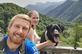 Camping mit Hund im VW LT Kastenwagen