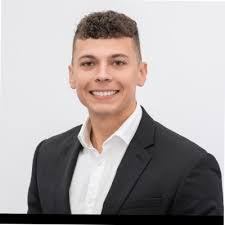 Amanda Kopf's Instagram, Twitter & Facebook