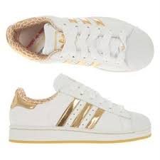 Profite de nos promos et achète les produits de notre sélection outlet pour hommes et femmes sur adidas outlet. Baskets Adidas Fille Superstar Pas Cher
