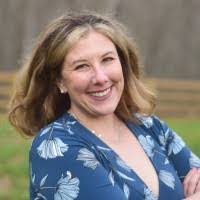 Tracy Kinderknecht's Instagram, Twitter & Facebook