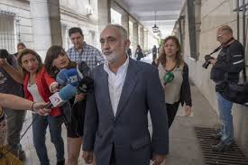 La Audiencia de Sevilla condena a seis años de prisión al exdirectivo de la  Junta que pagó prostíbulos con dinero público | España | EL PAÍS