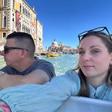 Benny says hi to all his beagle friends ❤️