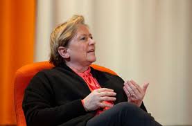 Es handle sich um die erste bestätigte. Coronavirus In Baden Wurttemberg Eisenmann Begrusst Vorgezogene Impfung Fur Erzieher Und Lehrer Baden Wurttemberg Stuttgarter Nachrichten