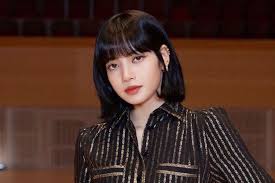 Lisa let's have fun and talk a lot here! Blackpink S Lisa Selected For Jury Of 2021 Andam Fashion Award Soompi