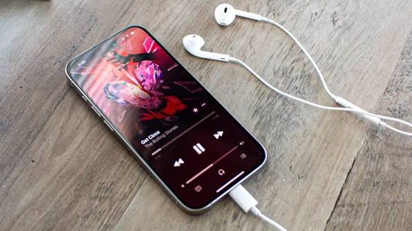 Tai nghe Apple EarPods USB-C là sự kết hợp hoàn hảo giữa thiết kế cổ điển và công nghệ kết nối hiện đại, mang lại trải nghiệm âm thanh đáng tin cậy
