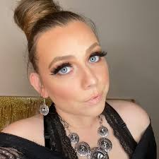 Stephanie Peña (@sugar.envy.bling) • Threads, Say more