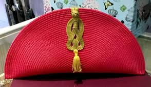 Podemos encontrarlos con diferentes diseños, siendo los. Bolso Rafia Y Seda Realizado A Mano Bolsa De Rafia Bolsa De Mao Bolsas De Mao