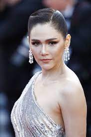 Araya Hargate Photos Photos Rocketman Red Carpet The 72nd Annual Cannes Film Festival Wedding Hairstyles Photos Slick Hairstyles Pale Skin Women