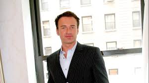 Mort de Julian McMahon : cette folle théorie qui affole les fans de  l'acteur | Télé 7 Jours