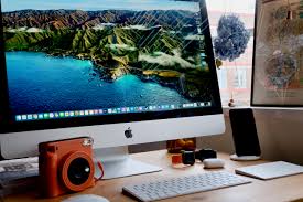 The 2020 imac has the same speakers as its predecessor, but thanks to a new t2 chip, you can expect higher fidelity and deeper bass. Apple Imac 27 Inch 2020 Review Trusted Reviews