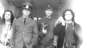 Arta argumentației, cu tudor chirilă… chirila=psd, voltaj=pnl, are vreo releventa cine canta la ce bani si pentru ce primarie? Tudor Chirila O Copilarie Pe Scena Mamei Si Citind Peste Umar Cartile Tatalui Ce I A Spus Malaele Inainte Sa Dea La Teatru Stirileprotv Ro