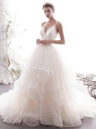 Das kleid sieht aus wie ein körper und zieht die aufmerksamkeit, aber wie in den ausführungen mit rüschen und volants, mit den materialien für. Brautkleid Prinzessin Hier Findest Du Eine Grosse Auswahl An Kleidern
