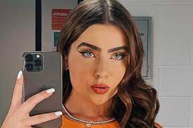 Jade Picon se exibindo de calcinha - Famosas Nuas HD phone wallpaper