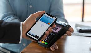 Sistemul de plată prin nfc presupune simpla apropiere a telefonului de un terminal de citire și confirmarea plății prin atingerea ecranului. Apple Pay Romania Cum Platesti La Pos Care Sunt Compatibile Idevice Ro