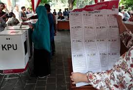 Deposit pilihan raya boleh dituntut selepas keputusan pilihan raya diisytiharkan oleh pegawai pengurus jika calon memperolehi lebih daripada 1/8 dari jumlah undi yang jika seseorang pengundi telah menandakan kertas undi sehingga di luar petak undi, adakah kertas undi tersebut diterima? Menarik P Raya Jokowi Indonesia Kertas Undi Ditemui Di Bangi Kajang