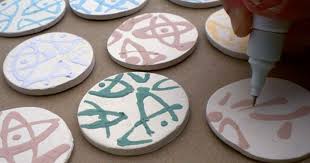 Pens For Drawing On Ceramics Tips For Using Oxide And Underglaze Pens Ceramic Arts Daily Pottery Lessons Pottery Techniques