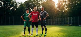 Kaderschmiede 21/22 (mit quellen), beiträge: Hannover 96 Einzigartiges 96 Rot Die Neuen 96 Trikots Sind Da
