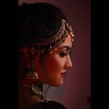 Top Beauty Parlours For Double Chin in Bhubaneshwar