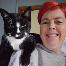 It's happy tail time! 🙌🐱 Cosmo the cat was adopted from us in April.  Having come into our care as a stray, Cosmo understandably had some trust  and behavioural challenges. However, since