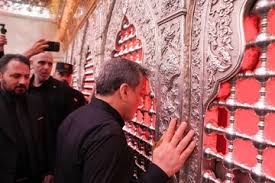 ببینید | استقبال زائران حرم امام حسین از عراقچی