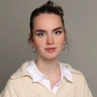 Desiree Roy's Instagram, Twitter & Facebook