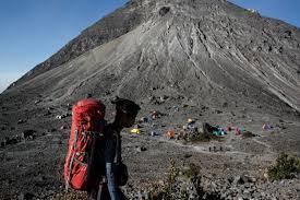Cara alternatif turun dari bukit (ujian naik bukit). 6 Tips Mendaki Gunung Bagi Pemula Belajar Olah Makanan Halaman All Kompas Com