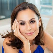 Daniela Escobar desabafa após 'provação muito forte': 'A vida puxou o  tapete'