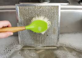 En revanche, vous devez le changer tous les 4 mois. Voici Comment Nettoyer Les Filtres Encrasses De Sa Hotte Aspirante