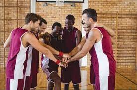 Learn more about the rules of basketball and the penalties for breaking them. Spieler Positionen Small Power Forward Aufgaben Im Basketball Basketballkorb Shop