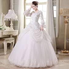 Pria berbaju putih berciuman dengan wanita dalam gaun pengantin putih. Model Baju Pengantin Ala Korea Yang Lagi Tren Saat Ini Gebeet Com Baju Pengantin Gaun Pengantin Putih Gaun Pengantin Putri