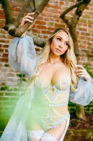 Belle: Escort New Orleans LA - Asian Blonde, Athletic