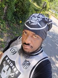 Who living the BLACKHOLE LIFESTYLE. show me a pic with BLACKHOLE SH×T ON,  JUST WIN BABY