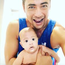 Sheikh muszaphar shukor al masrie bin sheikh mustapha is a malaysian orthopaedic surgeon and the first malaysian astronaut. 13 Inspirasi Hebat Dr Sheikh Muszaphar Didik Kembarnya Adam Noah Ini Tips Gilap Genius Malaysia Gempak