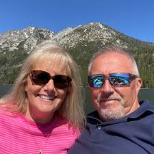 What time is best to arrive at Sand Harbor to avoid traffic?