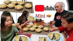 Entri malam ni che mat buat chunky chicken pie, saja che mat buat inti pie tu guna isi ayam yang dipotong kiub, tak nak dicincang. Resep Pie Isi Ayam Jamur Ala Starbucks Bisa Buat Tambahan Menu Jualan Chicken Mushroom Pie Youtube
