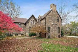 C 1863 Gothic Revival With Tower Tunnel Overlooking Lake Michigan In Manitowoc Wi 275 000 In 2020 Vintage House House Call Historic Homes For Sale