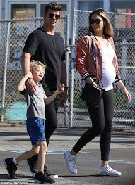 Miss u pops and andre harrell. Robin Thicke And Paula Patton Reunite For Son S Game Daily Mail Online