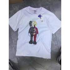 Summer is the japanese fashion retailer's third collaboration with the american contemporary artist, whose real name is brian donnelly. Lieferung Abstammung Stout Tshirt Uniqlo Kaws Imperialismus Einen Computer Benutzen Mentalitat