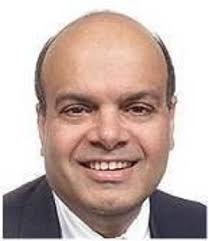 Indian American Ajit Jain moves a step closer to succeedÂ Warren Buffett