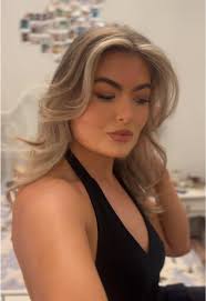 Get ready with me for a girls night out💕 #grwm #makeup #hair #outfit  #nightoutoutfit #irishtiktok #fyp #pourtoipage