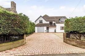 She recently moved into her 'forever home' in essex, which she promptly named pickle cottage. Stacey Solomon S Pickle Cottage Inside Star S New Essex Mansion As Fans Rush To Rightmove Express Co Uk