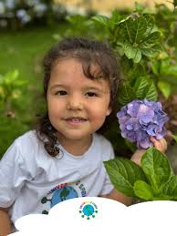 Acreditamos que, assim como uma flor no jardim, nossos alunos florescem e  crescem a cada dia. Cuidar da educação deles é como cultivar um jardim: com  amor, dedicação e paciência, vemos resultados