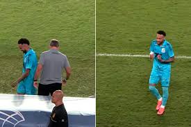 شاهد.. نيمار يشتم حكما ويتذمر من استبداله بالدوري البرازيلي